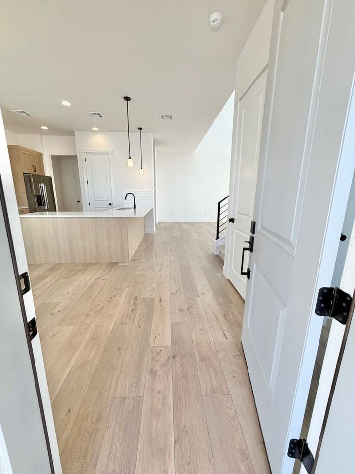 645 W Green Mountain Dr - Photo 7 of 45