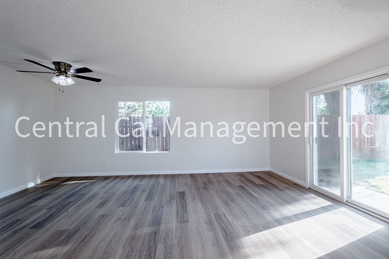 4621 4621 Auburn St/2624 La Costa Ct - Photo 2 of 14