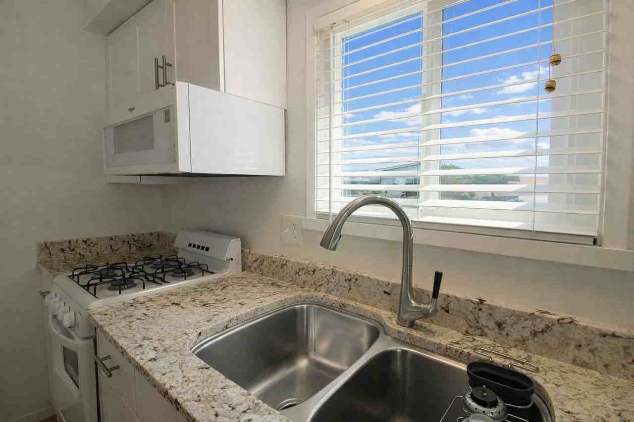 2067 Story St - Photo 7 of 15