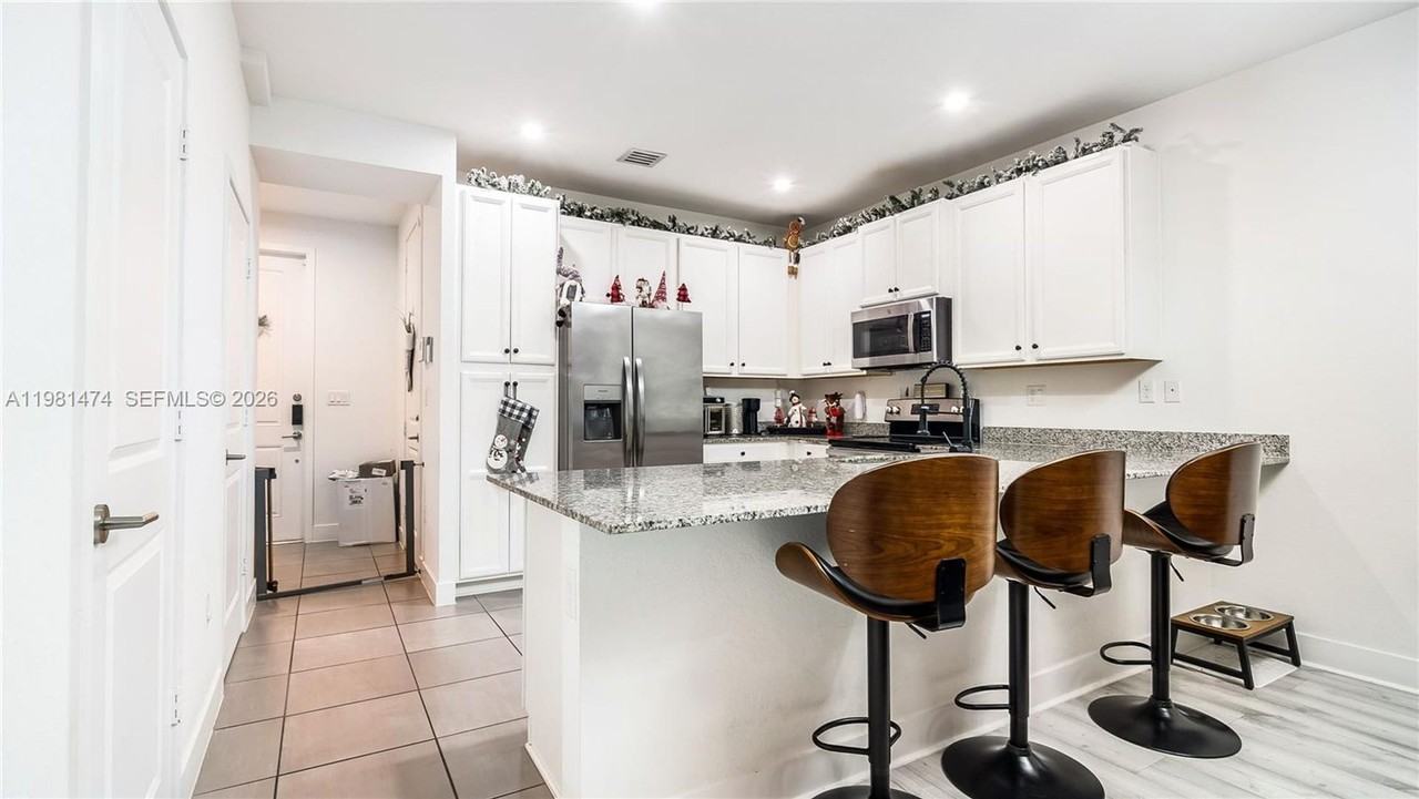23424 Sw 110th Ave - Photo 3 of 20