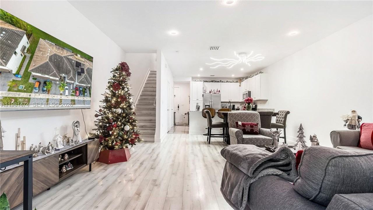 23424 Sw 110th Ave - Photo 7 of 20