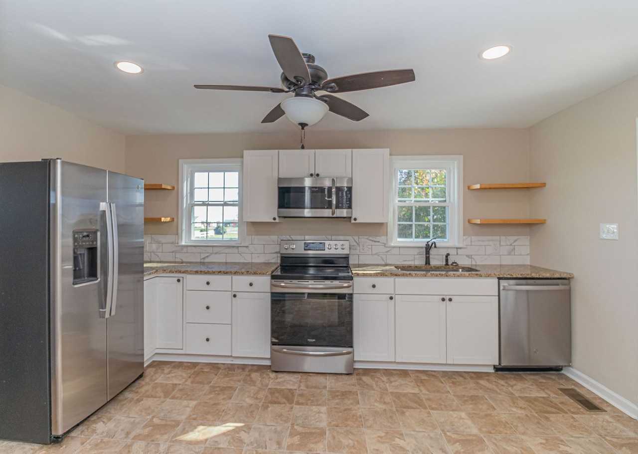 1307 Hooks Rd - Photo 6 of 14