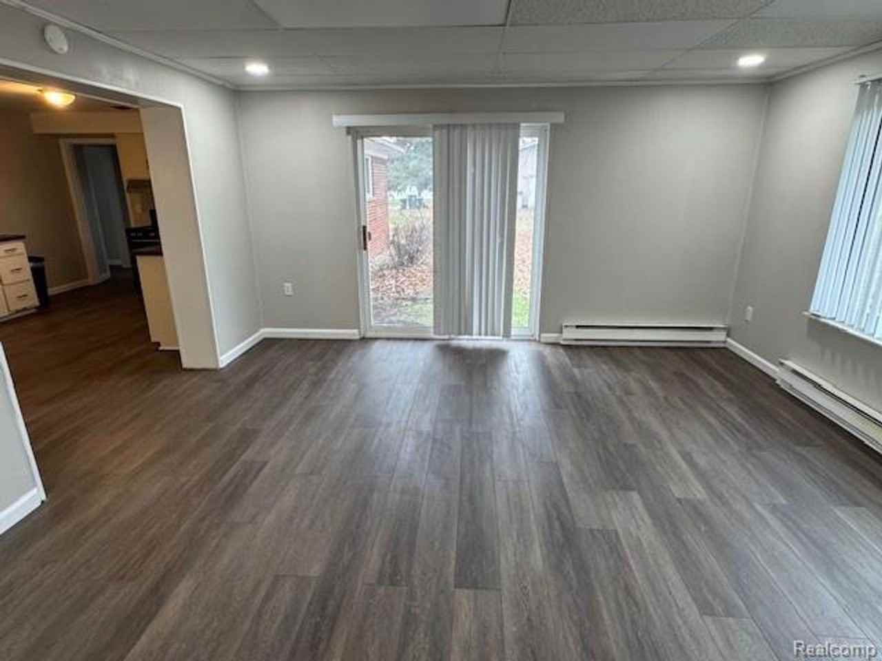 39409 Dequindre Rd - Photo 7 of 17