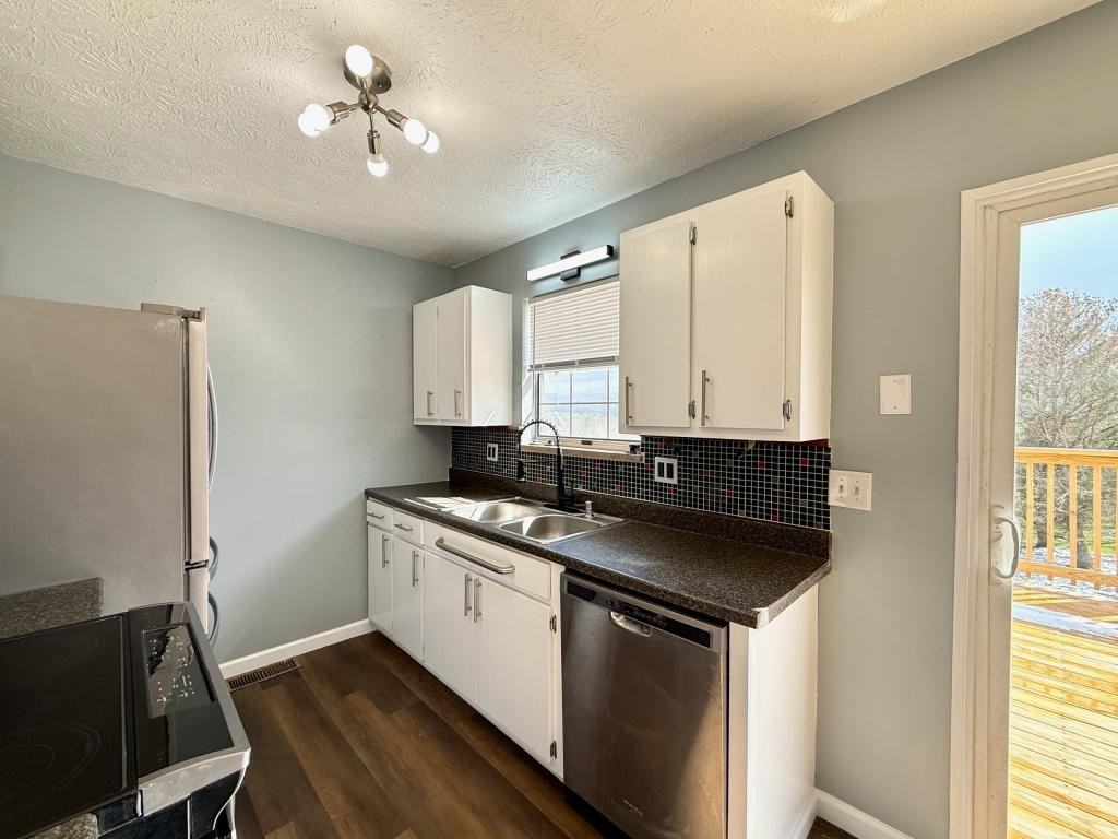 275 Stone Dam Rd - Photo 6 of 23