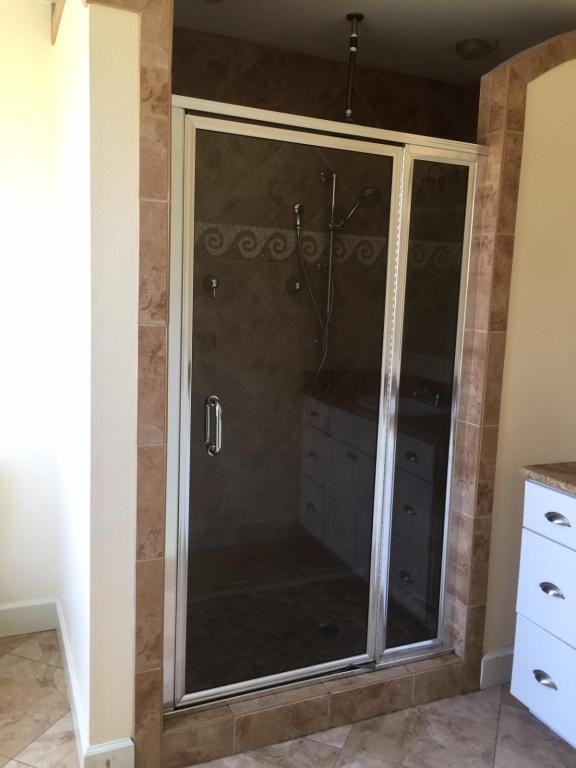 663 S 11th St - Photo 4 of 12