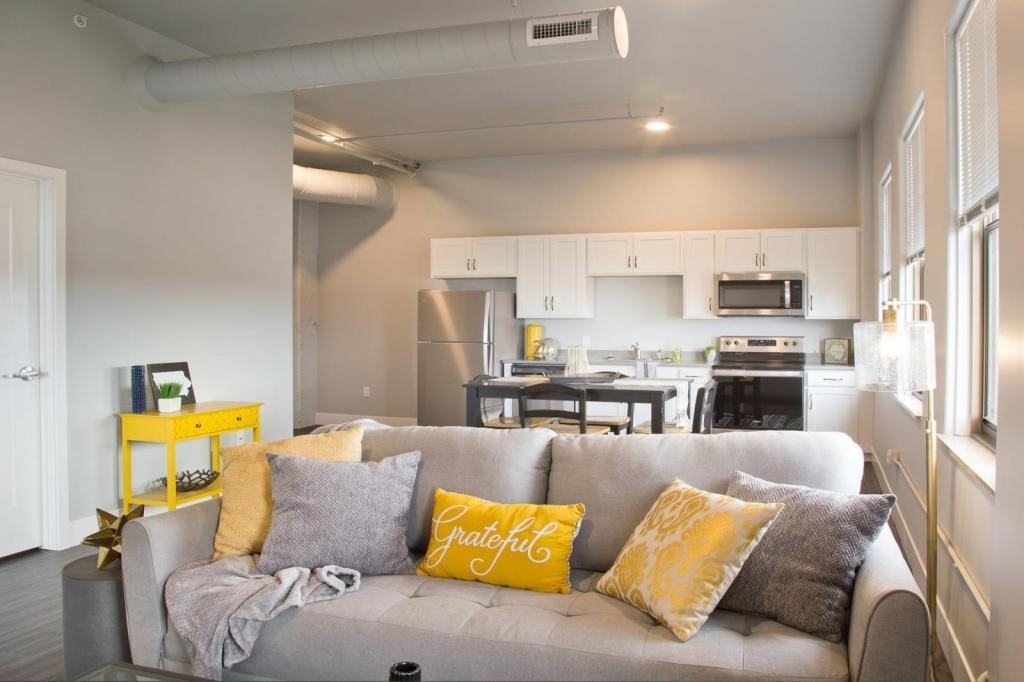 216 Sycamore St - Photo 7 of 8