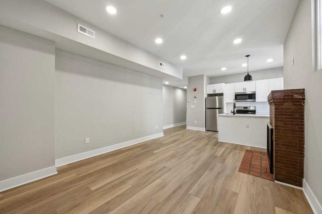 6150 W Columbia Ave - Photo 5 of 17