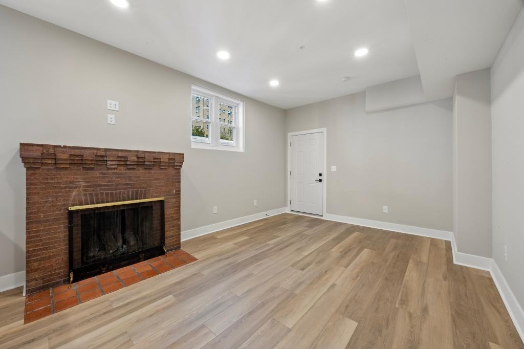 6150 W Columbia Ave - Photo 6 of 17