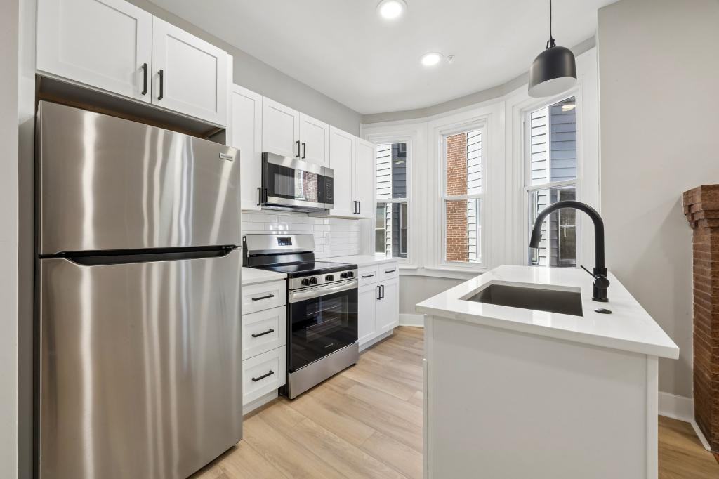 6150 W Columbia Ave - Photo 7 of 17