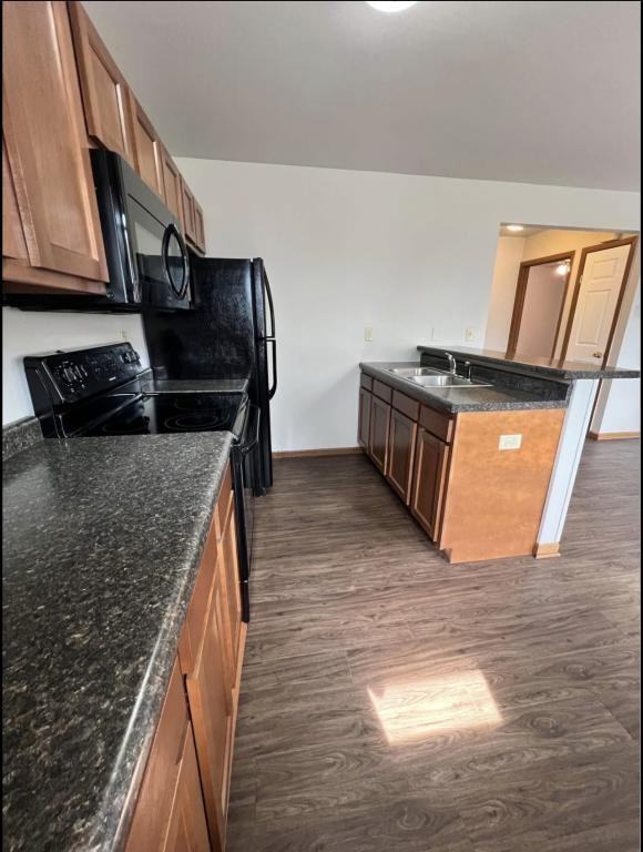 1114 Cherry St - Photo 4 of 8