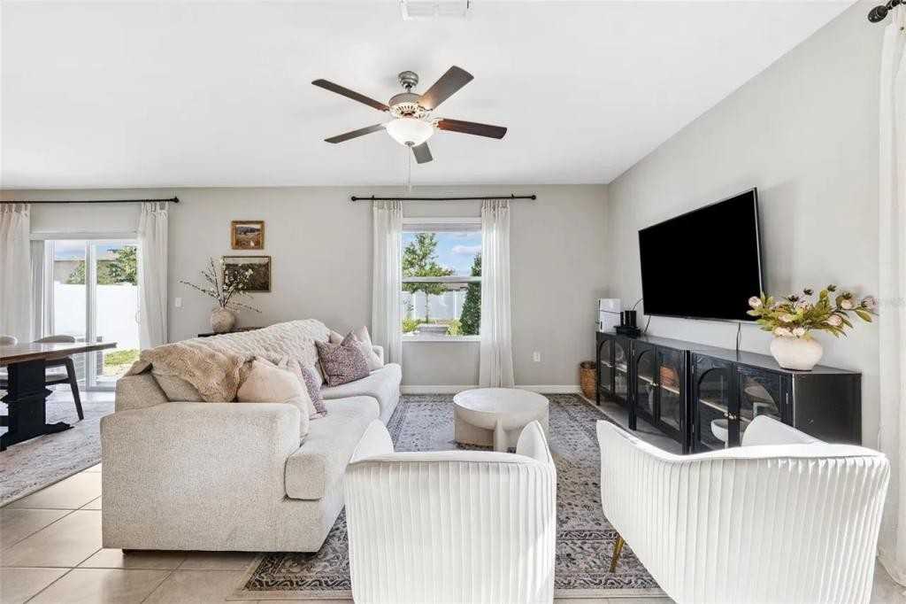 10345 Shady Preserve Dr - Photo 3 of 18