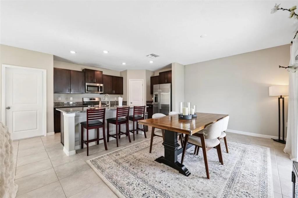 10345 Shady Preserve Dr - Photo 5 of 18