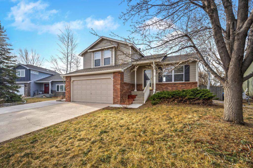 749 Peregrine Run - Photo 2 of 25