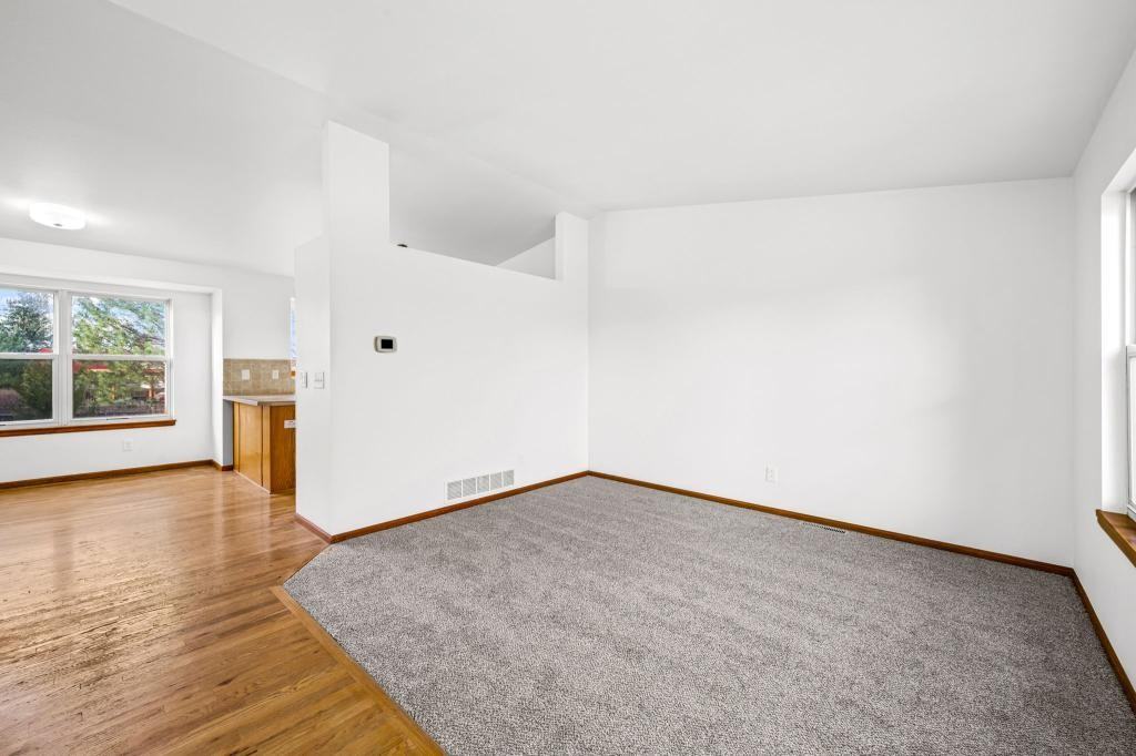 749 Peregrine Run - Photo 3 of 25