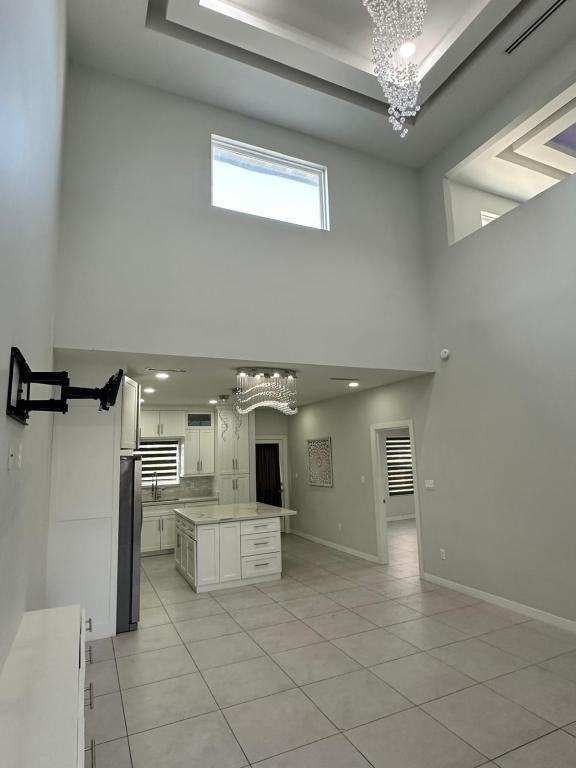 1822 Sunset Dr - Photo 4 of 18