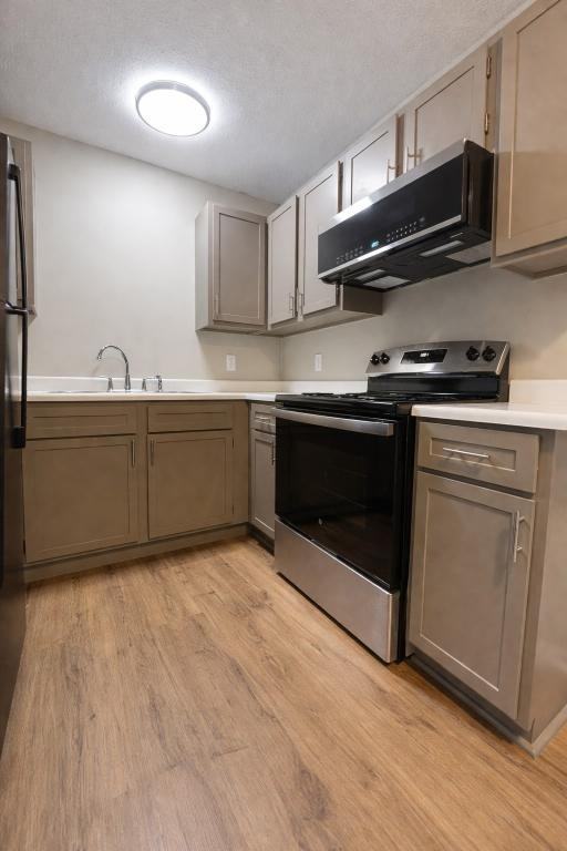 1900 Apartment Dr - Photo 2 of 4