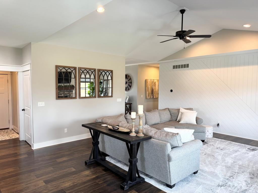 1285 Sweet Grass Trl - Photo 3 of 21