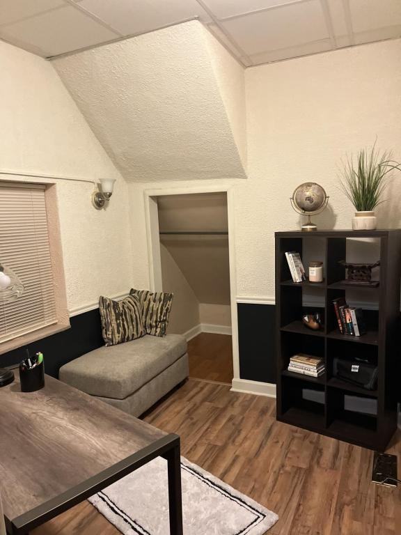 736 Dover Pl ## 1f - Photo 7 of 14