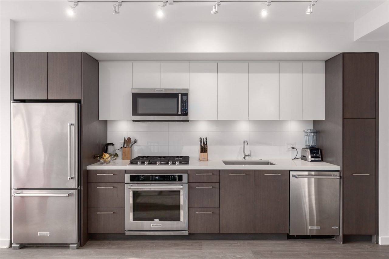 417 Great Northern Way - Photo 3 of 20