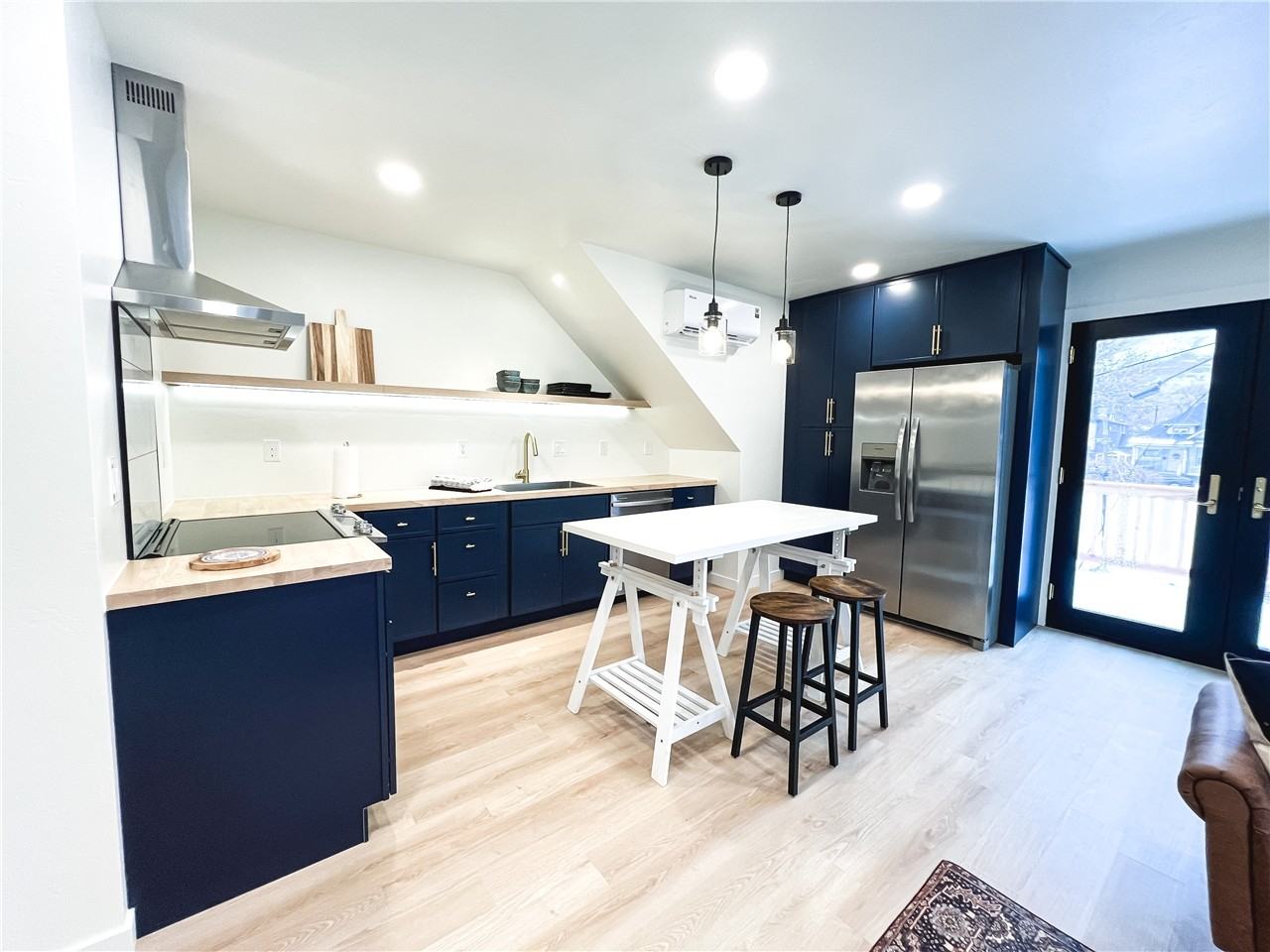 2520 Jefferson Ave - Photo 2 of 34