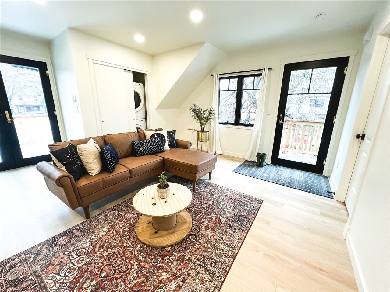 2520 Jefferson Ave - Photo 7 of 34