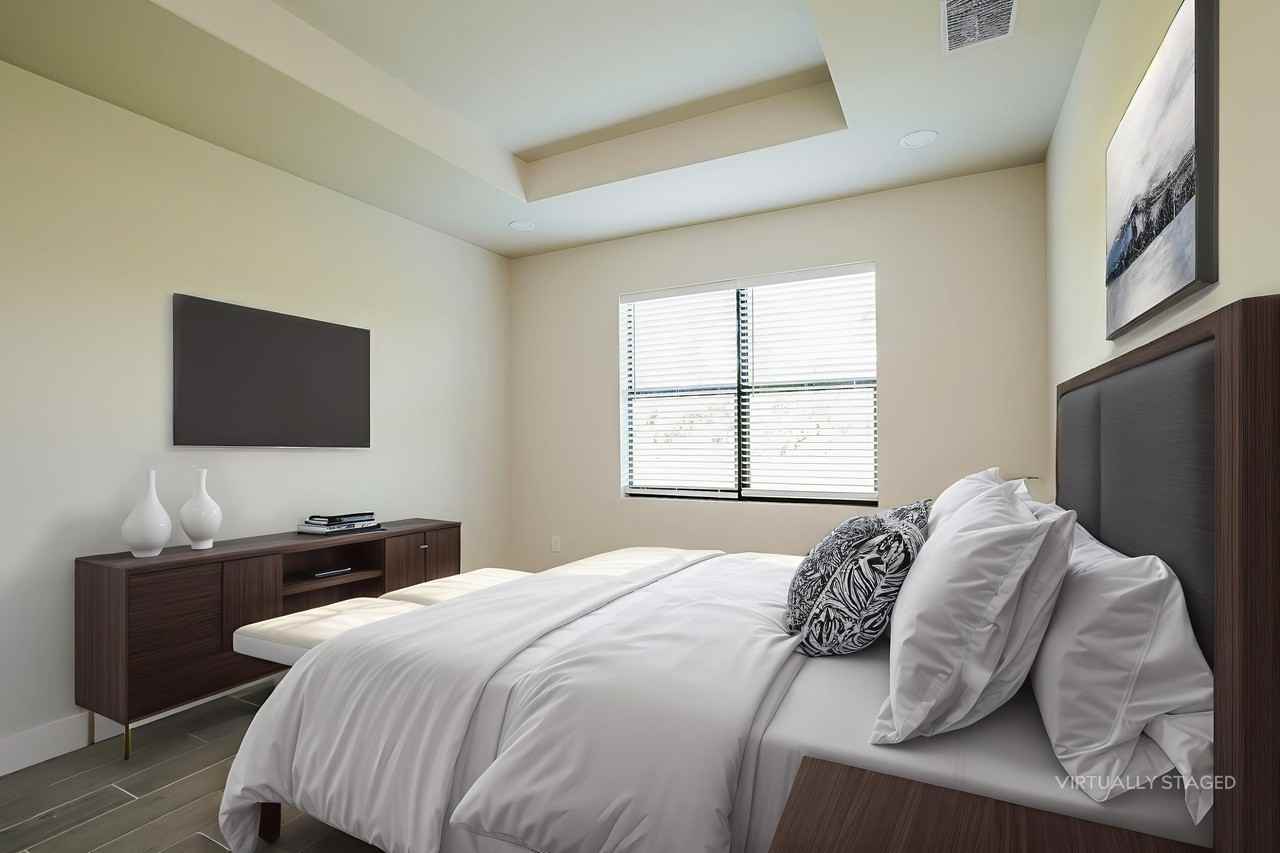 3858 Hoffman St - Photo 5 of 16