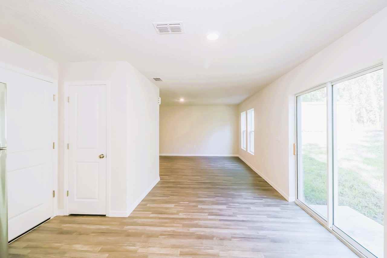 2922 2922 W Higgins Pl - Photo 6 of 13