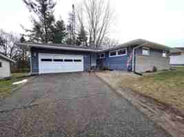 featured image of 140 Parkridge Dr