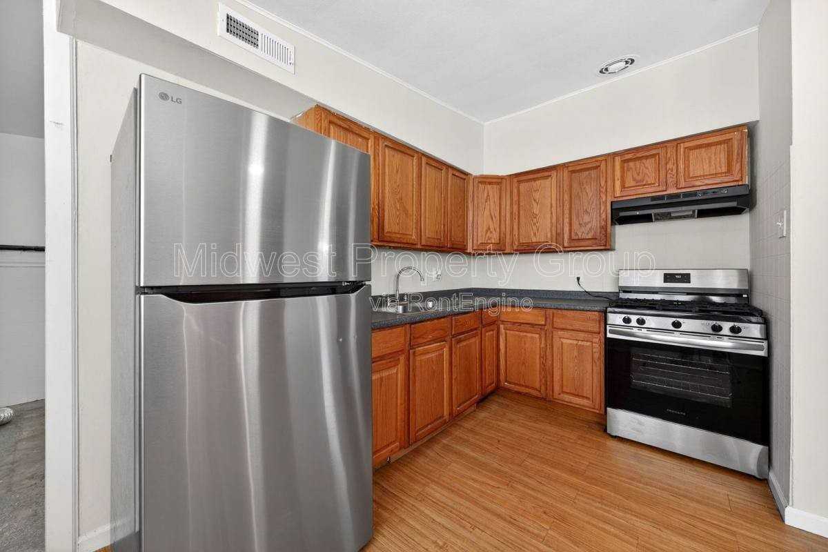 8310 Sagewood Ln - Photo 3 of 10