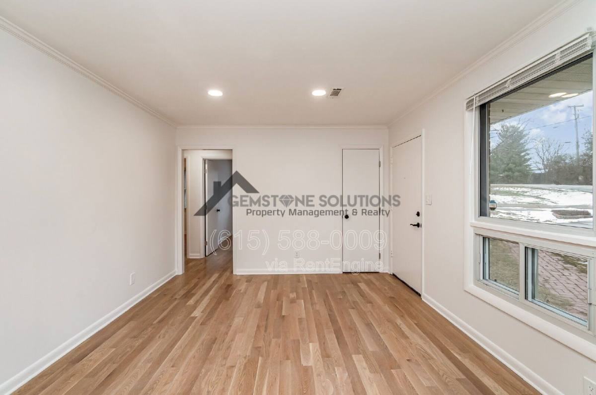 2702 Nodyne Dr - Photo 4 of 10