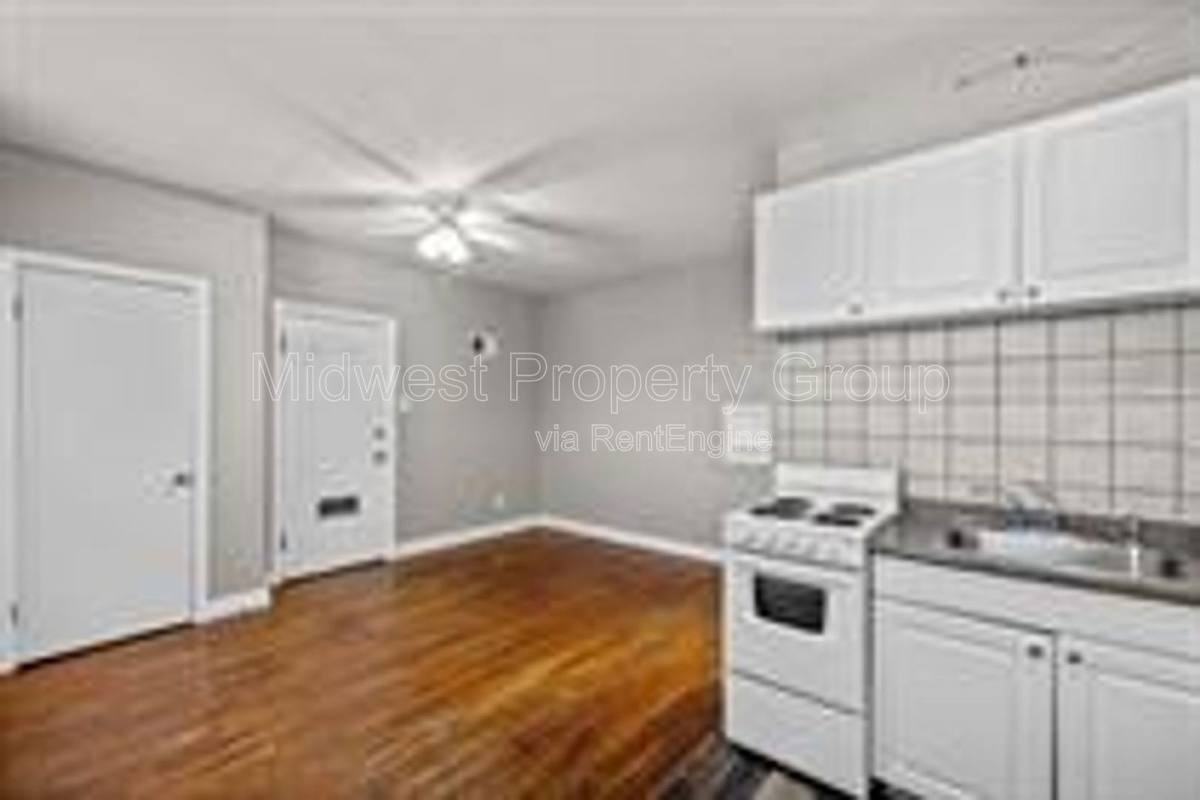 1103 N 2nd St #6 - Photo 2 of 10