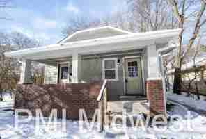 featured image of 2932 N Dearborn St #A