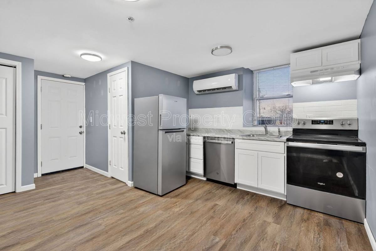 500 S 2nd St #1 - Photo 2 of 10