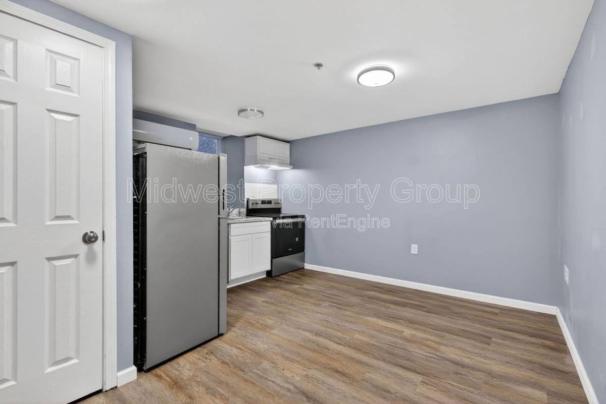 500 S 2nd St #1 - Photo 3 of 10