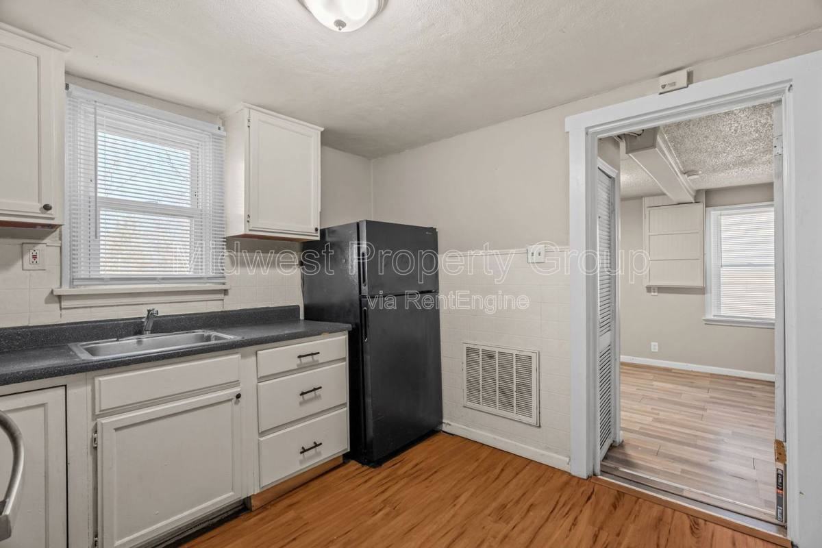 161 Anistasia Dr - Photo 3 of 10