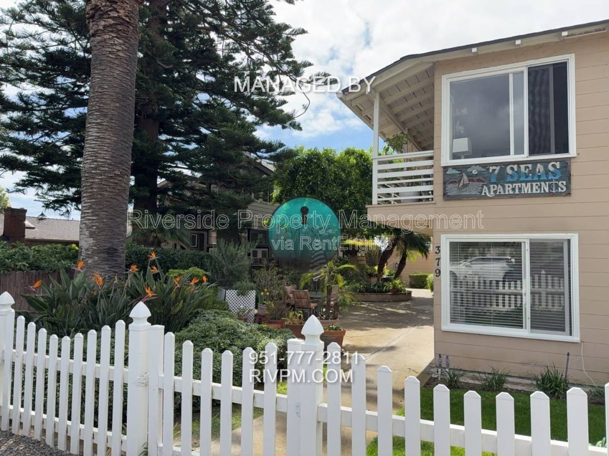 379 Cypress Dr #1 - Photo 2 of 10