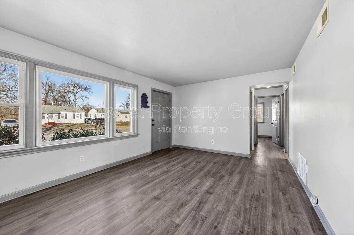 4508 Ashby Rd - Photo 3 of 10