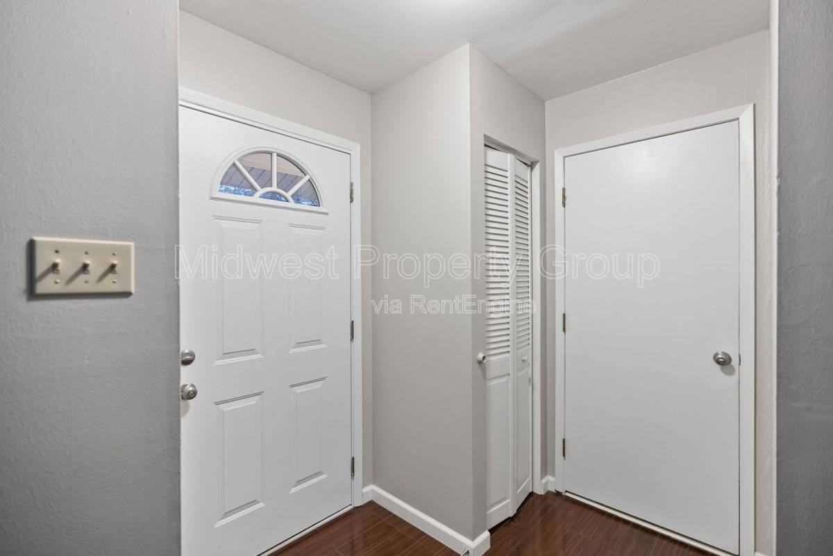 19 Stone Mill Ln - Photo 3 of 10