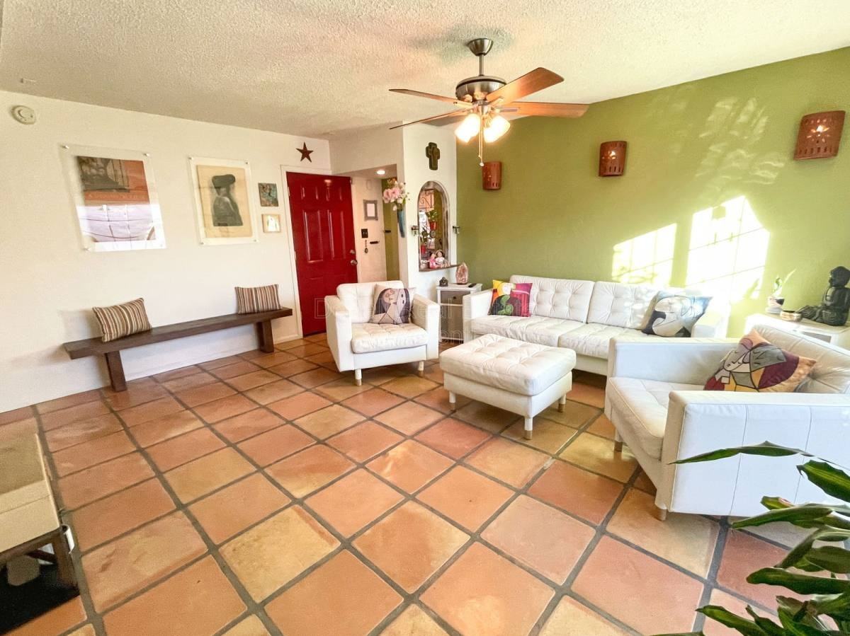 2107 E Monte Vista Rd - Photo 2 of 10