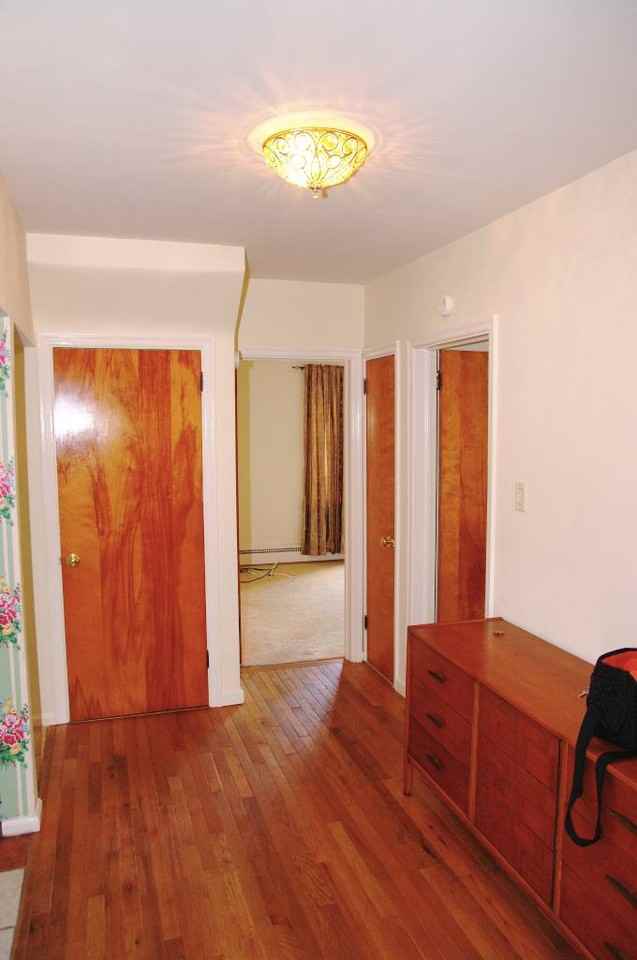 682 Bennett St - Photo 2 of 9