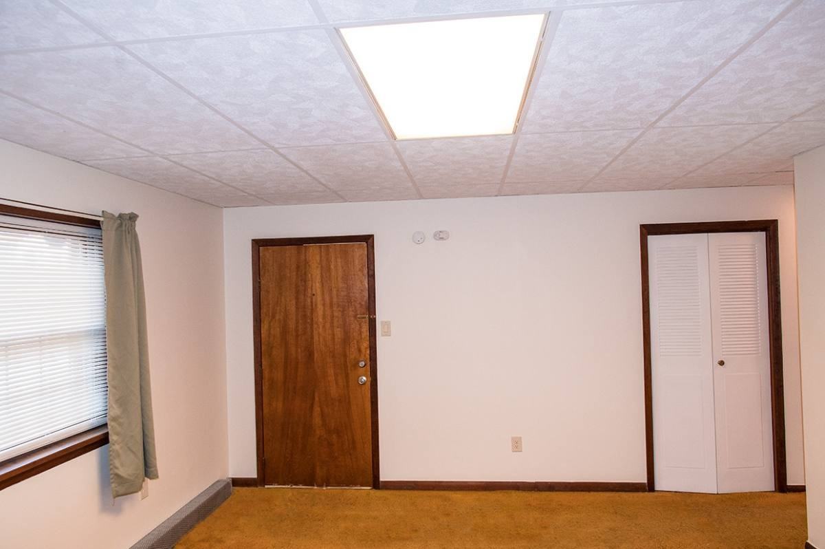 682 Bennett St - Photo 5 of 9