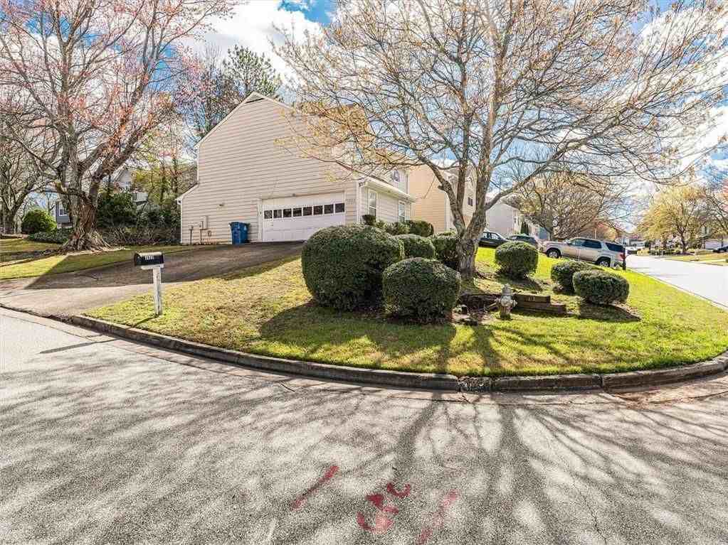 3920 Sidney Lanier Blvd - Photo 3 of 24