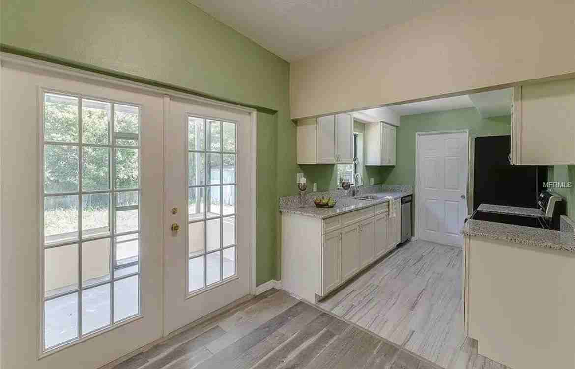 5321 Grandview Dr - Photo 6 of 17