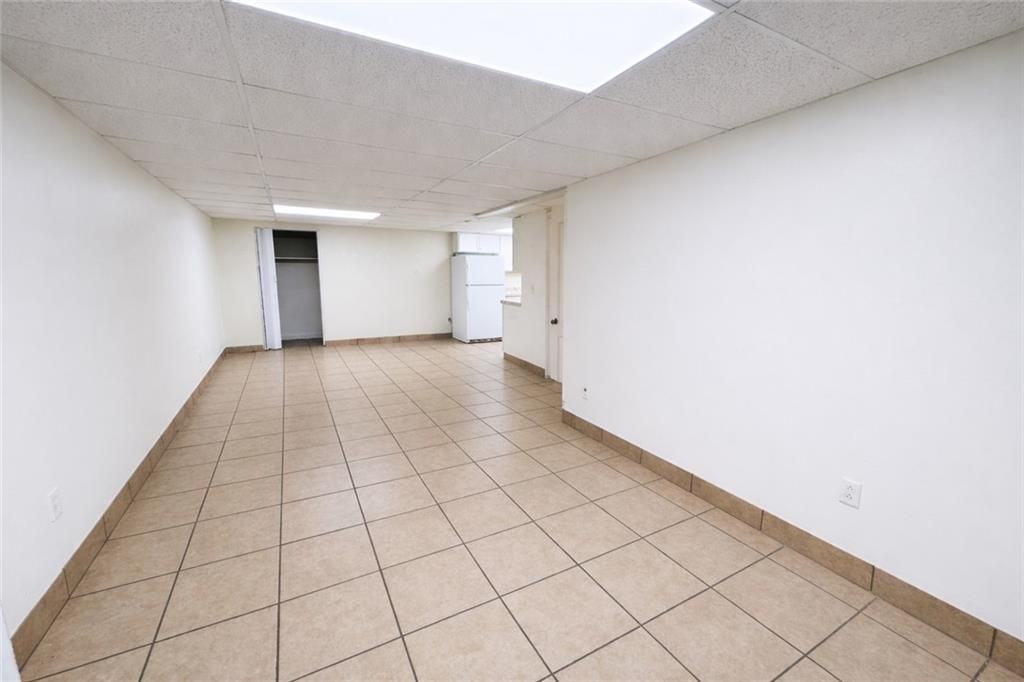 220 Sandy Springs Pl ##D - Photo 4 of 8