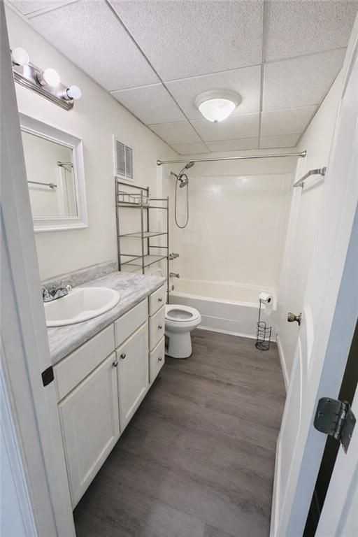 220 Sandy Springs Pl ##D - Photo 6 of 8