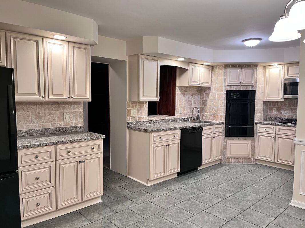 283 Orchard St - Photo 5 of 23