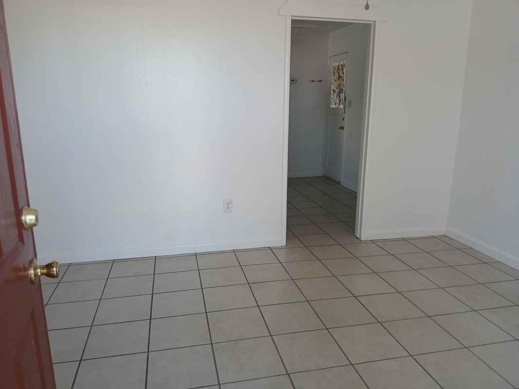 586B Elm Ave - Photo 3 of 12