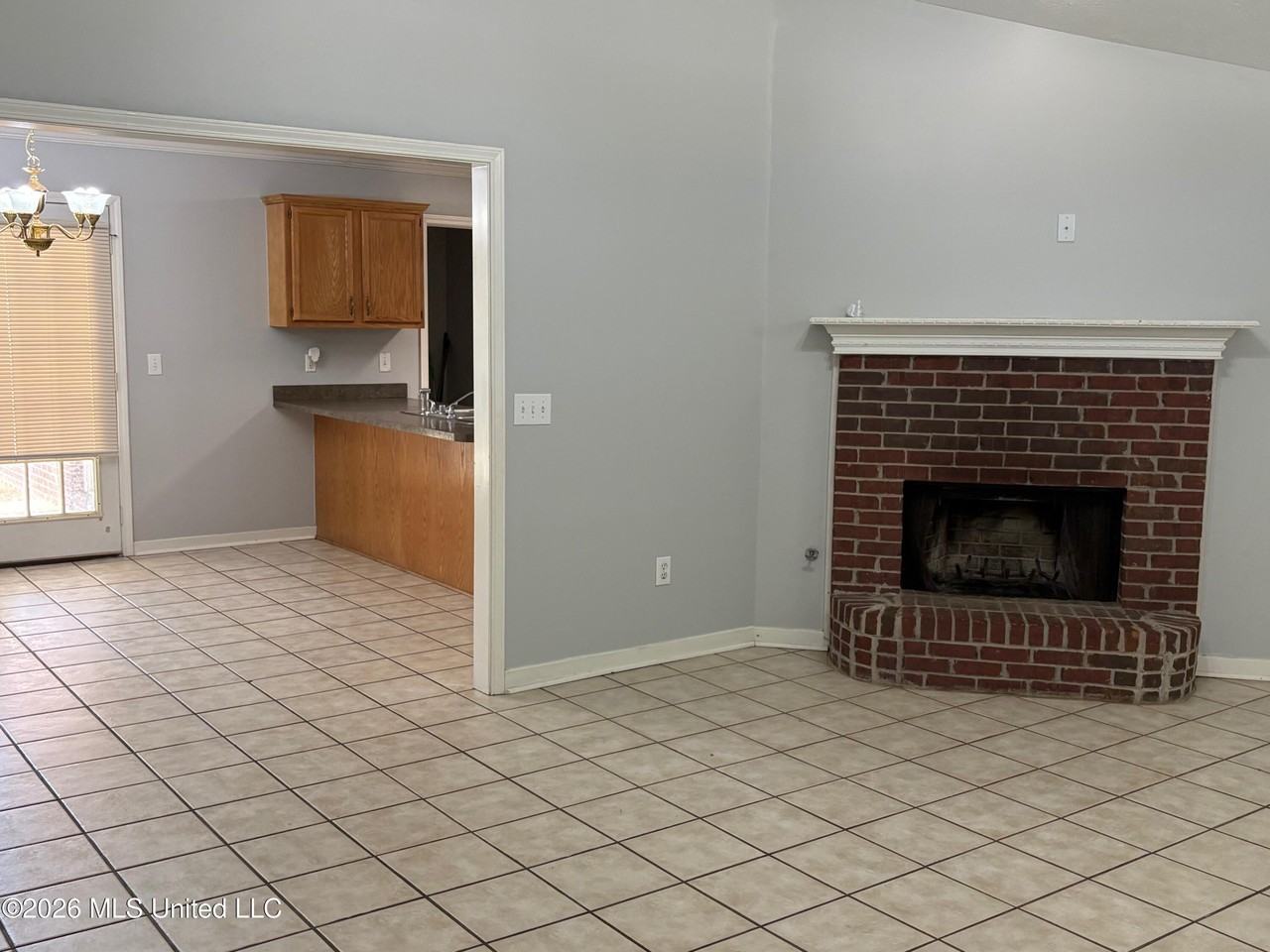 103 Live Oaks Blvd - Photo 2 of 10