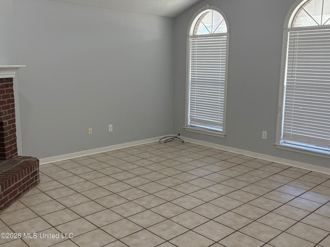 103 Live Oaks Blvd - Photo 3 of 10