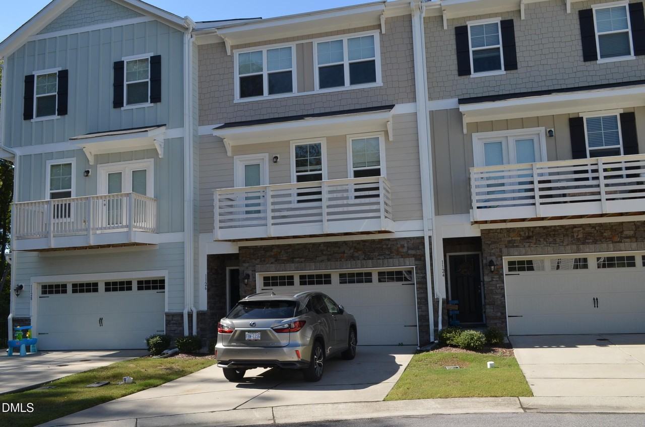 1126 Finch Ct - Photo 2 of 36